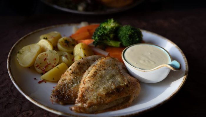 Foto di Petto di pollo con carote e patate al forno