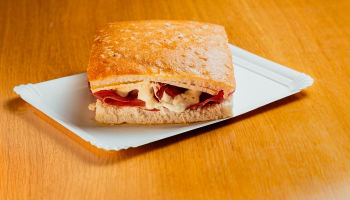 Foto di Sopressa, formaggio e funghi